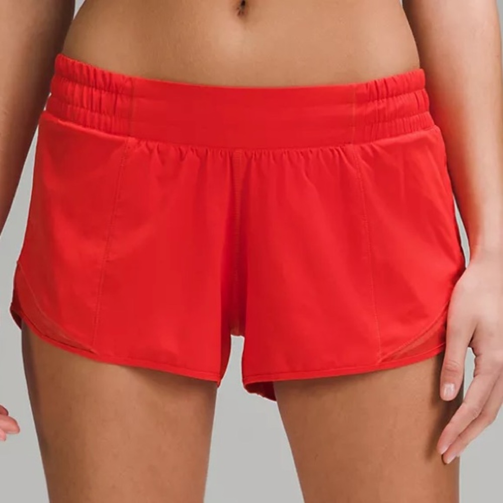 Lululemon Hotty Hot Low-Rise Lined Short 2.5" size 0 - S/XS NWOT